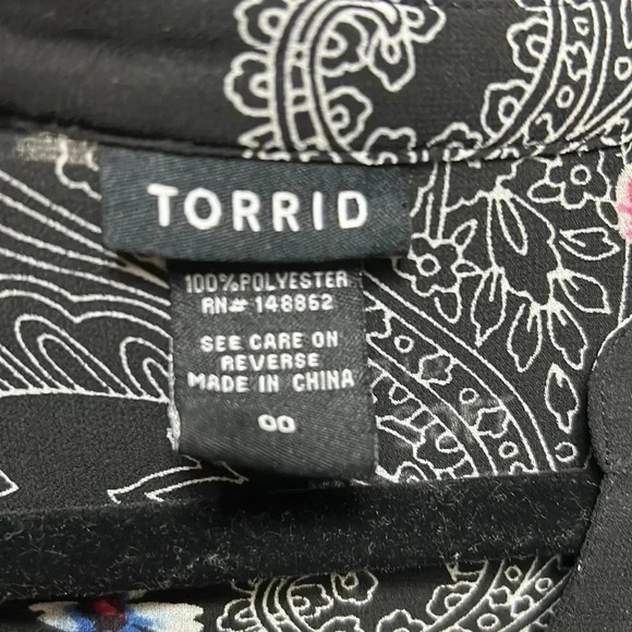 Torrid Paisley Print Chiffon Button Front Hi-Low Top - Picture 3 of 8